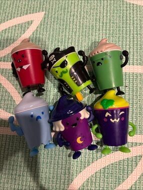 Wendy’s Kid Toys Frosty Frights Halloween Cups Lot of 6
